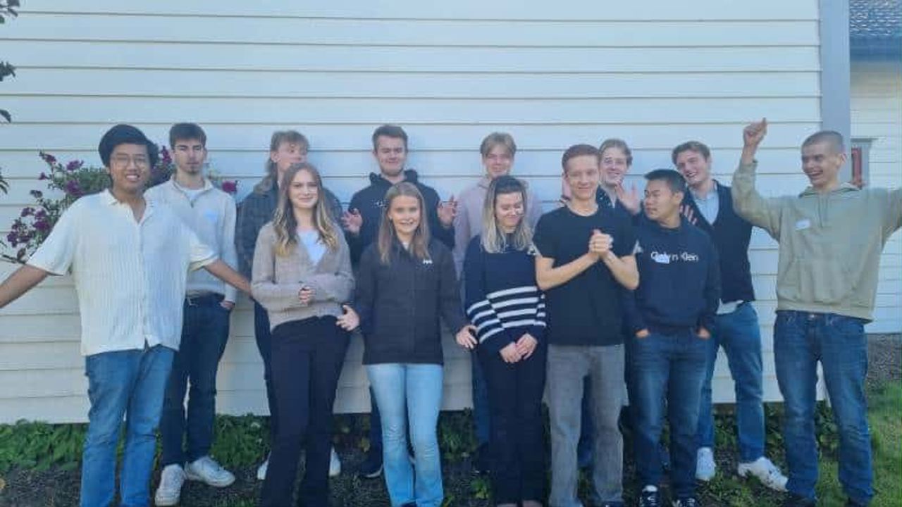 Gruppebilete av elevane i elevrådet