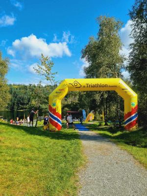 Bilde av målområdet for triatlon ved Husavatnet